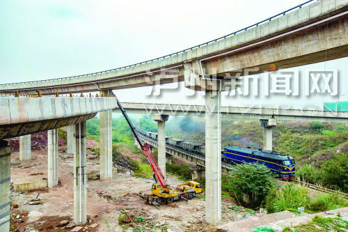 正在建設中的城西馬屋基立交。 記者 牟科 攝